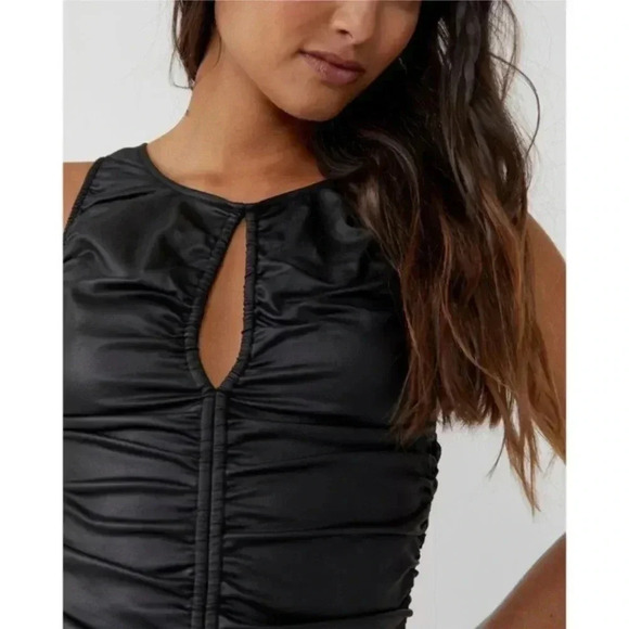 Free People Ride Along Ruched Crop Tank in Black Size Small - Picture 3 of 11